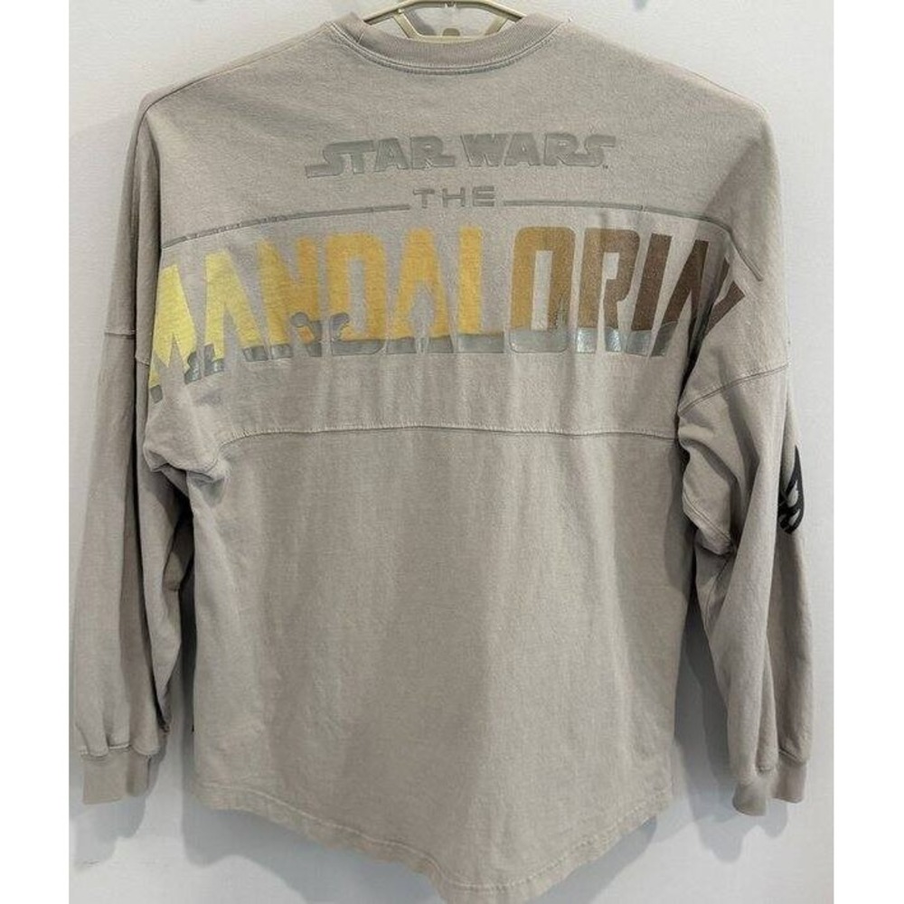 Disney Spirit Jersey Star Wars Mandalorian Gray‎ Long Sleeve Size M